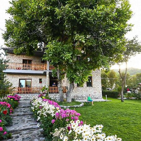 Bujtina Shkodrani Bed and Breakfast Voskopojë Exteriör bild